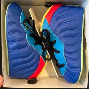 Nike lil posite one . Baby used twice